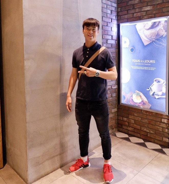 Mê mẩn với phong cách thời trang của những người hùng U23 Việt Nam ảnh 17