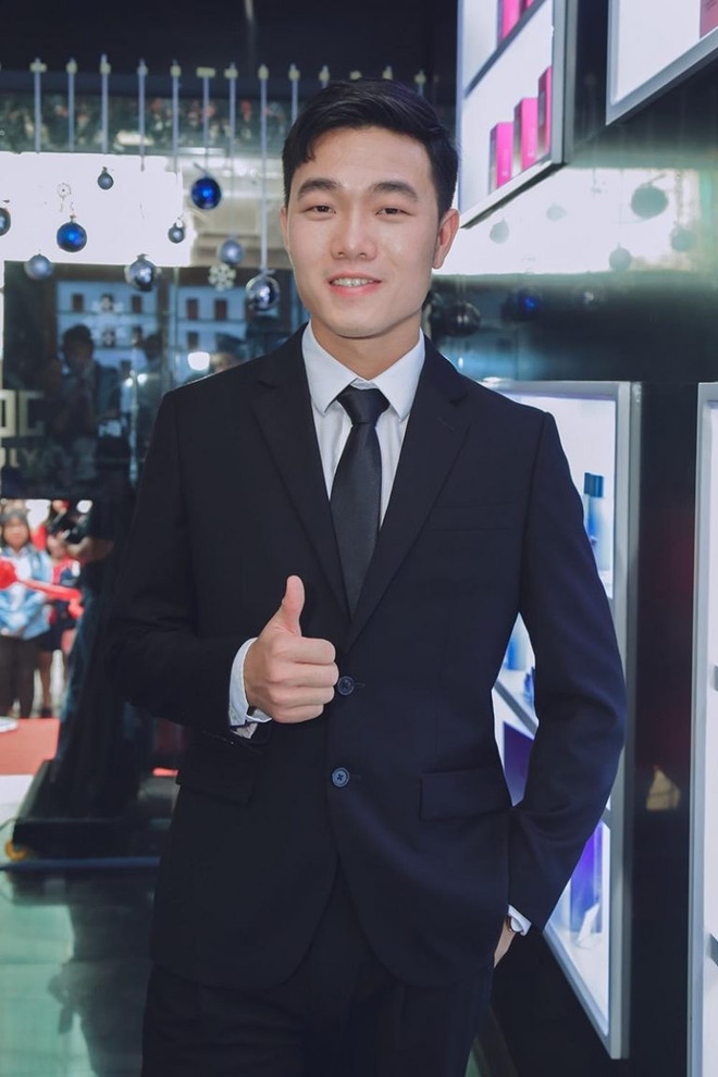 Mê mẩn với phong cách thời trang của những người hùng U23 Việt Nam ảnh 11