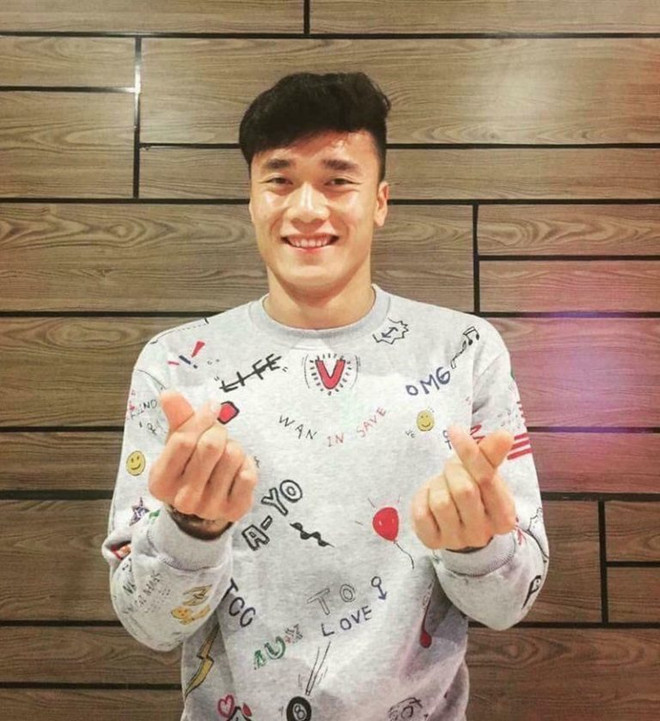 Mê mẩn với phong cách thời trang của những người hùng U23 Việt Nam ảnh 1