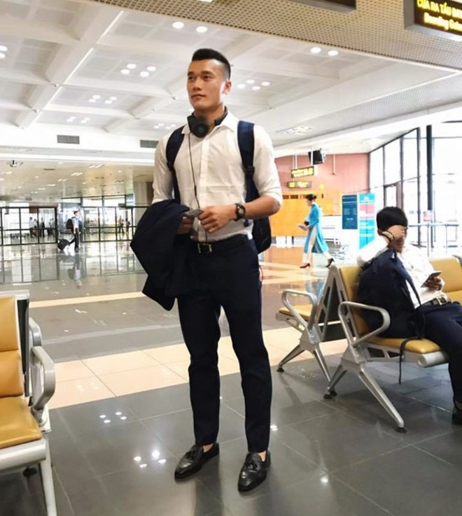 Mê mẩn với phong cách thời trang của những người hùng U23 Việt Nam ảnh 3