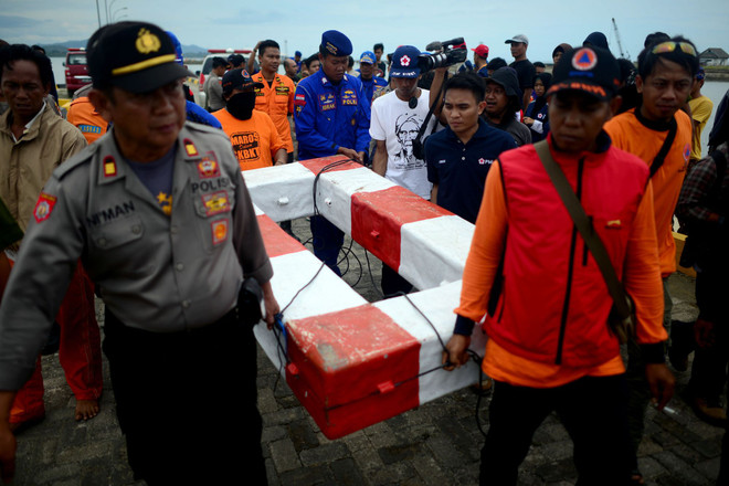 [Video] Indonesia dừng tìm nạn nhân mất tích vụ chìm tàu Marina Baru ảnh 1