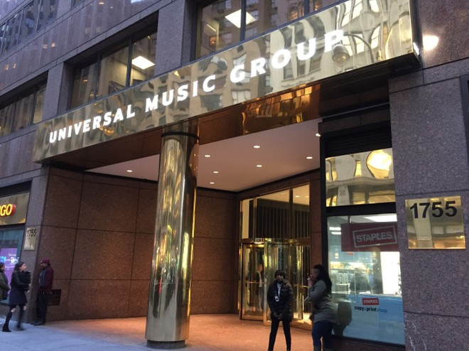 (Nguồn: nypost.com) Giá trị của Universal Music Group vượt mốc 50 tỷ USD sau khi lên sàn ảnh 1