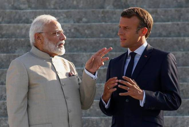 Tổng thống Pháp Emmanuel Macron và Thủ tướng Ấn Độ Narendra Modi. (Nguồn: AP) Pháp, Ấn Độ cam kết phối hợp tại Ấn Độ Dương-Thái Bình Dương ảnh 1