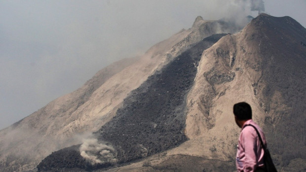 Indonesia sơ tán 3.000 người trước nguy cơ núi lửa phun trào ảnh 1