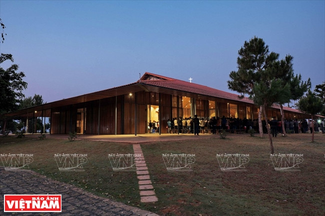 Nhịp điệu kiến trúc nhà thờ Ka Đơn của đồng bào dân tộc Churu ảnh 2