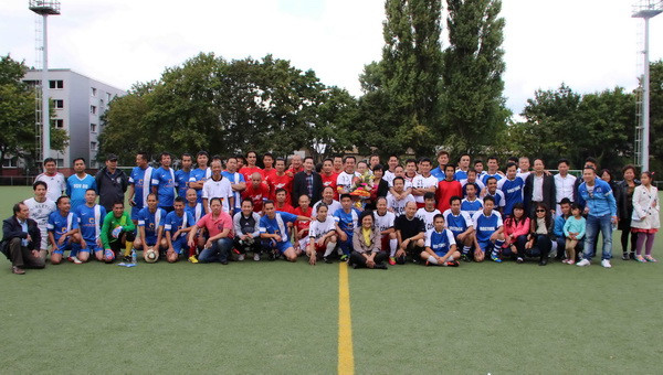 Người Việt Nam tại Đức tổ chức giải bóng đá "Tứ hùng 2014" ảnh 1