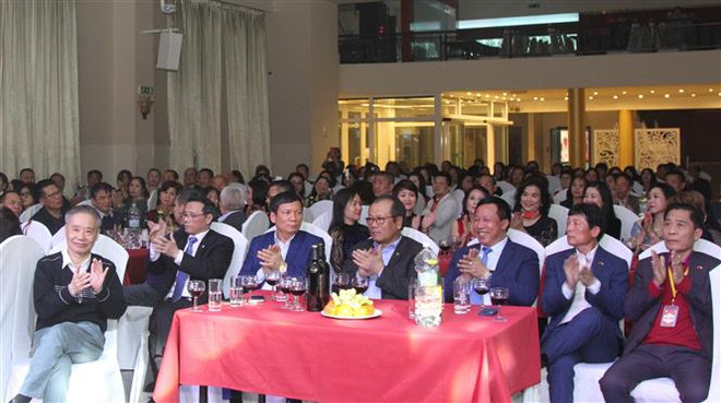 “Giai điệu quê hương” thu hút đông đảo cộng đồng người Việt tại Séc ảnh 1