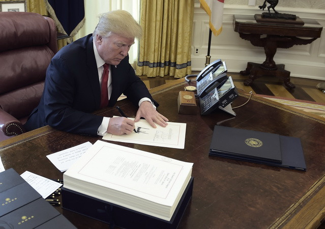 Tổng thống Mỹ ký ban hành luật thúc đẩy nhân quyền ở Triều Tiên ảnh 1