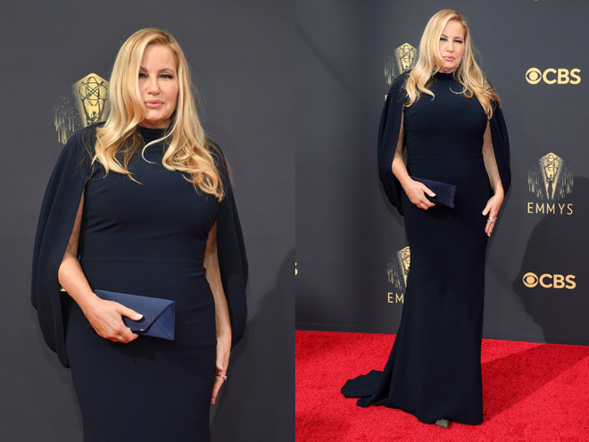 Nữ diễn viên Jennifer Coolidge đầy quyền lực trong mẫu đầm đen của NTK Christian Siriano. Sao Hollywwood phủ kín thảm đỏ Emmy với đồ may đo cao cấp ảnh 13