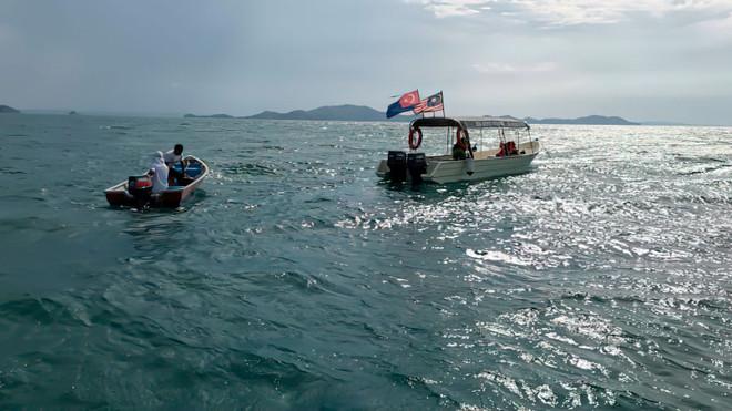 Malaysia tìm thấy hai thợ lăn châu Âu sau 3 ngày mất tích trên biển ảnh 1
