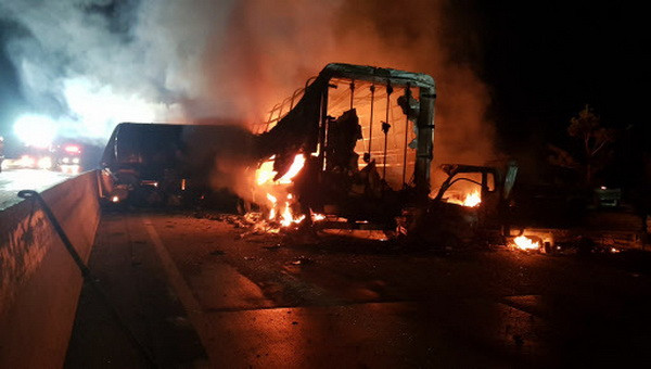 Hàn Quốc: Tai nạn liên hoàn trên cao tốc, ít nhất 7 người tử vong ảnh 1