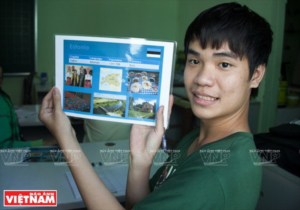 Cô giáo Australia và lớp ngoại ngữ miễn phí cho trẻ khuyết tật Việt ảnh 7