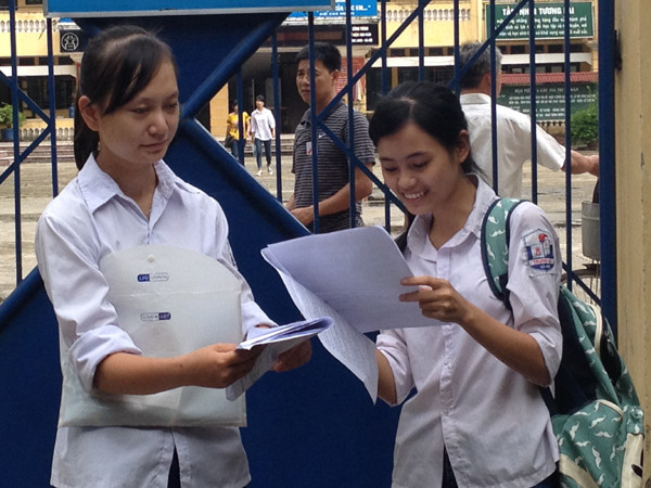 Kết thúc môn thi cuối kỳ thi Đại học, sỹ tử dễ thở với đề Hóa ảnh 1