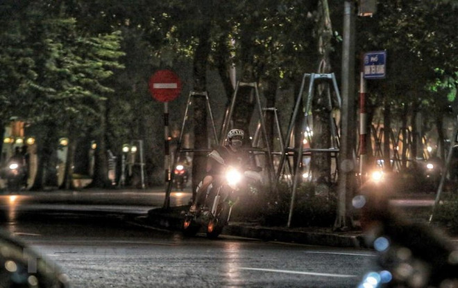 Hà Nội: Triệu tập 28 đối tượng tụ tập đua xe quanh hồ Hoàn Kiếm ảnh 1