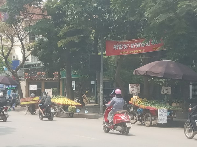 Nguy cơ cao từ việc người dân đổ xô ra đường khi cách ly xã hội ảnh 3