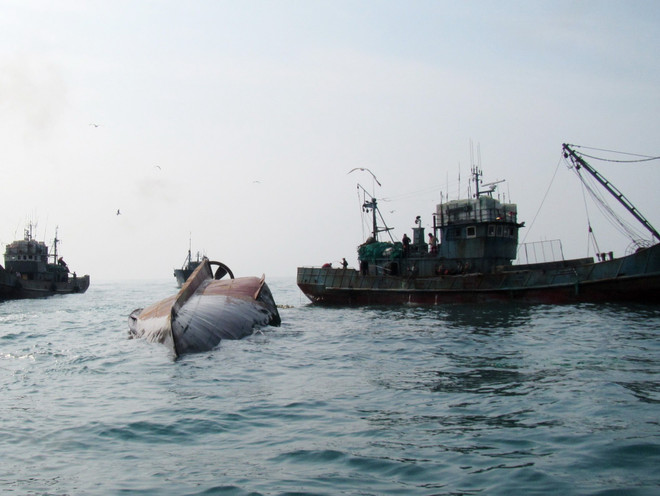 Indonesia tiếp tục đánh chìm tàu nước ngoài đánh cá trái phép ảnh 1