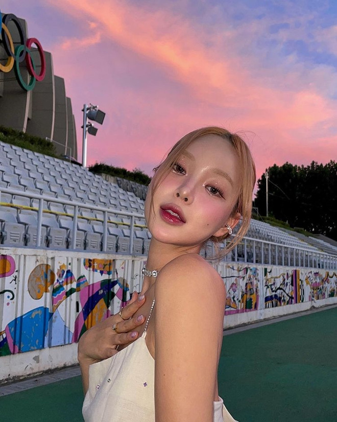 Những sắc son thời thượng được các sao Hàn Quốc ưu ái mùa Thu Đông ảnh 6