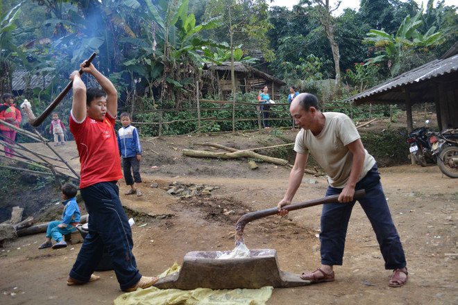 Rộn ràng không khí ngày Tết của đồng bào Mông trên đỉnh Pá Lông ảnh 1