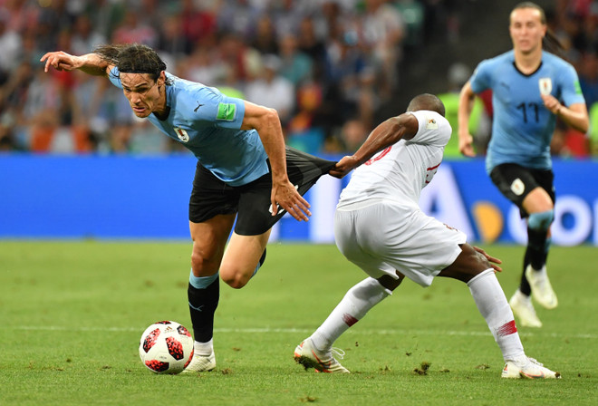 Cavani tỏa sáng giúp Uruguay loại Bồ Đào Nha của Ronaldo ảnh 1