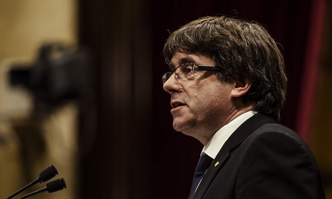 Tây Ban Nha để ngỏ khả năng tước quyền tự trị của Catalonia ảnh 1