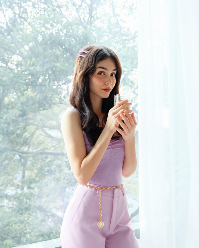 Học cách phối tím lilac cho trang phục ngày Hè từ mỹ nhân Việt ảnh 7