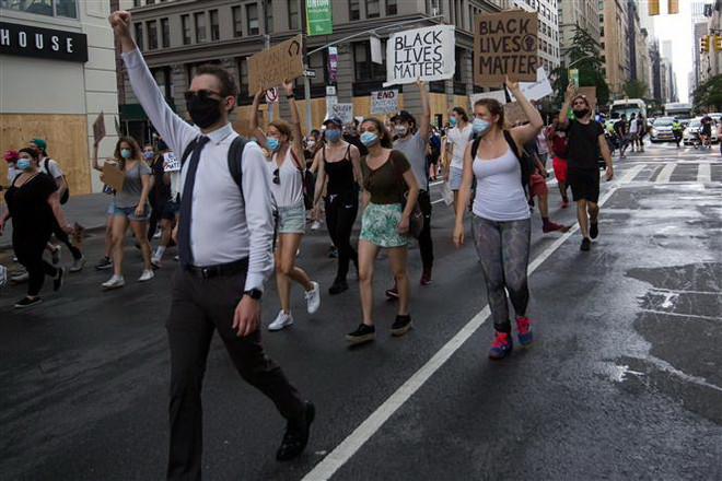 Gallup: Niềm tự hào của dân Mỹ xuống mức thấp nhất từng được ghi nhận ảnh 1