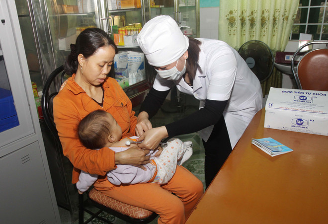 Chỉ có hơn 78% trẻ em từ 12-23 tháng tuổi tiêm phòng viêm gan B ảnh 1