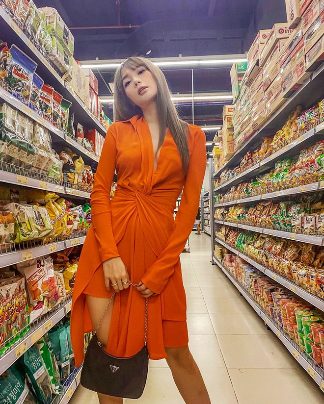 Street style biến hóa "vạn người mê" của dàn mỹ nhân Việt ảnh 11