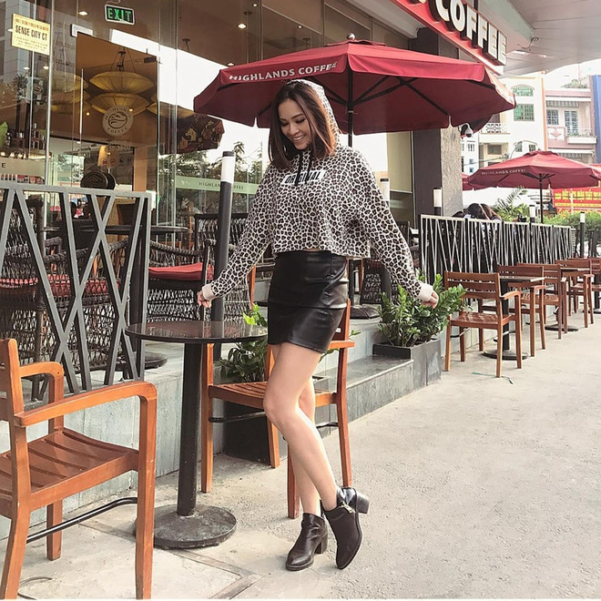 Gió mùa về, mỹ nhân Việt lăngxê áo len và váy dài tay xuống phố ảnh 9