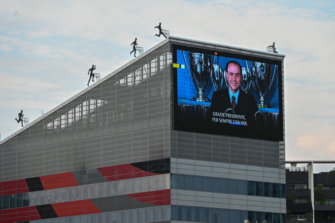 Tang lễ cố Thủ tướng Berlusconi tổ chức tại Nhà thờ chính tòa ở Milan ảnh 1