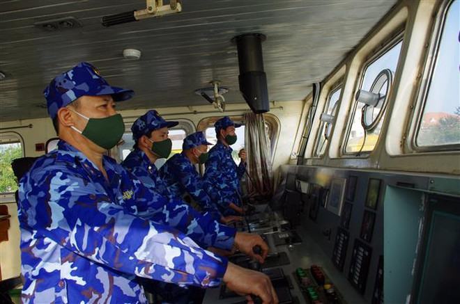 Những con tàu rời cảng cho đất liền đón Tết Nguyên đán an vui ảnh 1