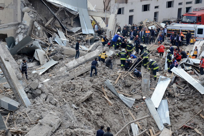 Thổ Nhĩ Kỳ xác nhận vụ nổ tại đồn cảnh sát Diyarbakir là khủng bố ảnh 1