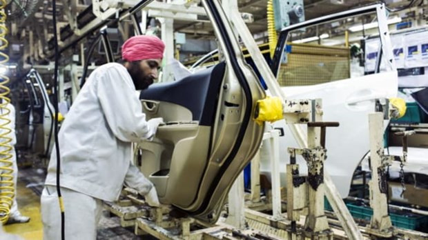 Một nhà máy sản xuất ôtô ở Ấn Độ. (Nguồn: CNBC) Trung Quốc là đối tác thương mại hàng đầu của Đức 5 năm liên tiếp ảnh 2