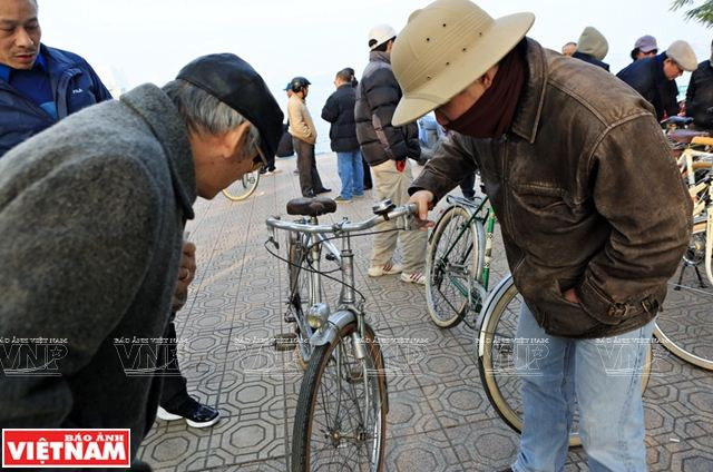 Những chiếc xe đạp cổ điểm thêm nét đẹp cho Thủ đô ngàn năm ảnh 2
