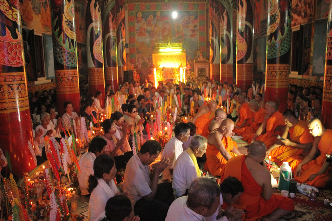 [Photo] Đồng bào Khmer Sóc Trăng đón mừng lễ Sene Dolta ảnh 4