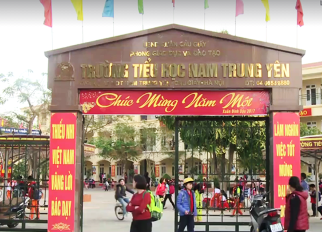 Diễn biến chi tiết vụ taxi chở hiệu trưởng đâm gãy chân học sinh ảnh 1