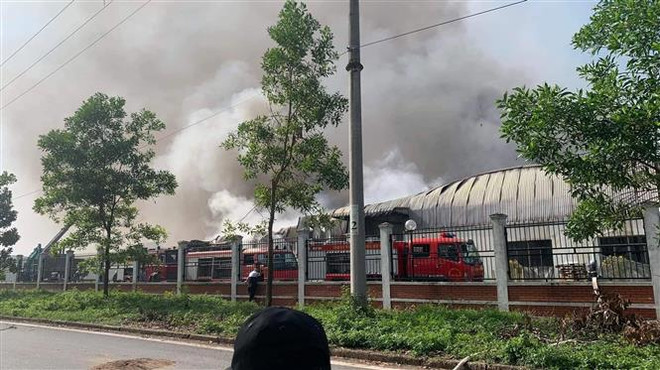 Hà Nội kịp thời khống chế đám cháy tại khu công nghiệp Quang Minh ảnh 1