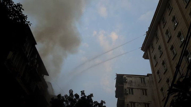 Hà Nội: Cháy lớn tại khu tập thể Trần Quốc Toản ảnh 1