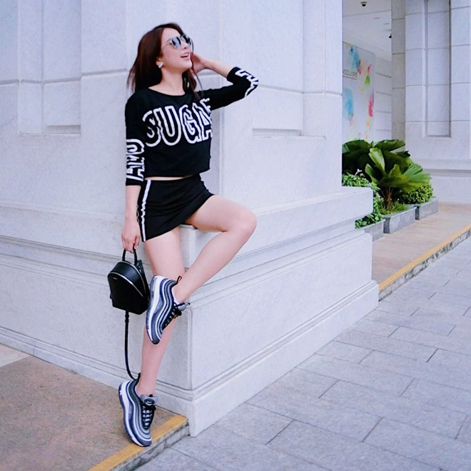 Mãn nhãn với loạt street style cá tính của mỹ nhân Việt tuần qua ảnh 15