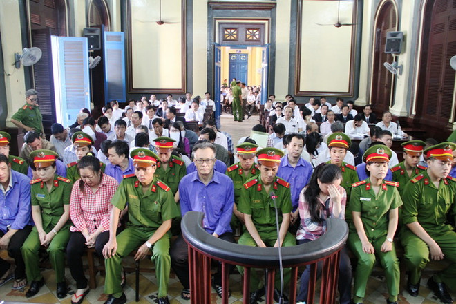 Quang cảnh phiên xét xử sơ thẩm. (Ảnh: Thành Chung/TTXVN) Xử phúc thẩm vụ án tại Công ty Cổ phần thực phẩm công nghệ Sài Gòn ảnh 1