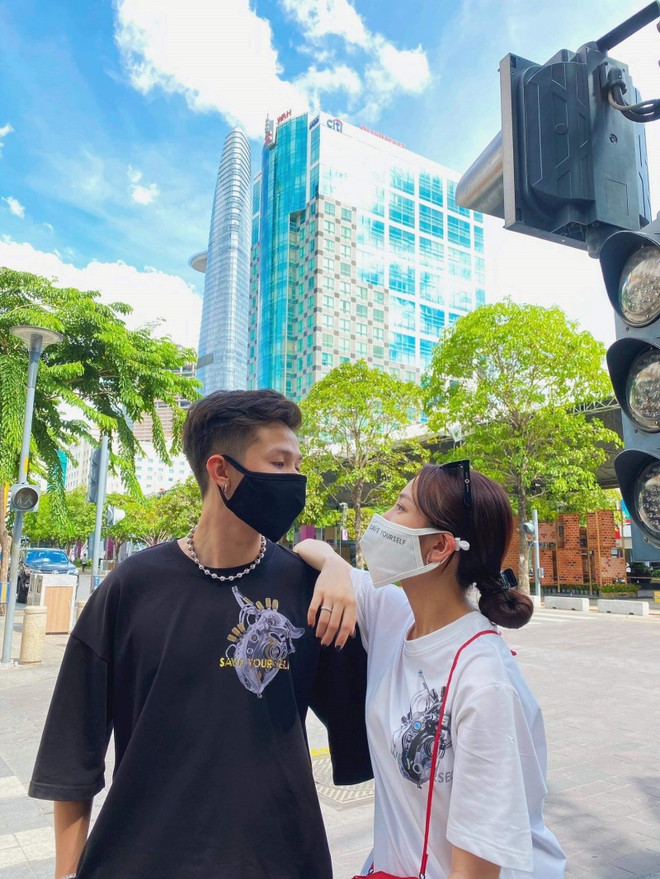 Sao Việt đeo khẩu trang "nhắc khéo" mọi người không nên chủ quan ảnh 3