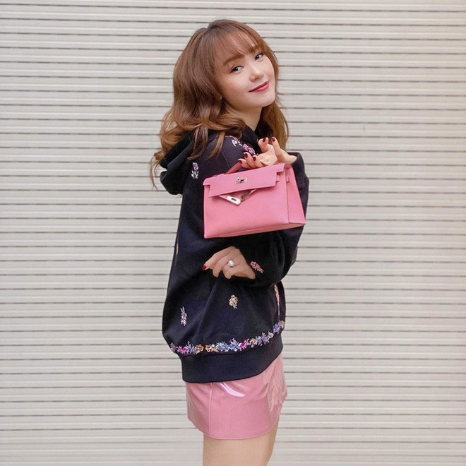 Mỹ nhân Việt muôn màu muôn vẻ với phong cách street style sành điệu ảnh 9