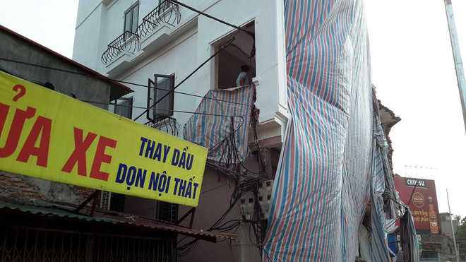 Nhiều sai phạm trong vụ cột điện “đâm xuyên” nhà 4 tầng? ảnh 3