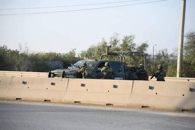 Đấu súng giữa binh sỹ Mexico và tội phạm khiến 7 dân thường tử vong ảnh 1