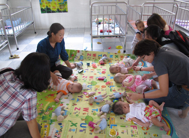 Tháng cao điểm dự phòng lây truyền HIV từ mẹ sang con 2015 ảnh 1