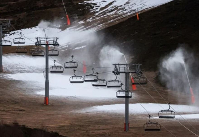 Pháp hủy một số sự kiện thể thao mùa Đông do thiếu tuyết ảnh 1