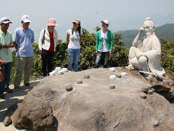Lượng du khách tăng cao, du lịch Đà Nẵng thu về gần 12.000 tỷ đồng ảnh 1