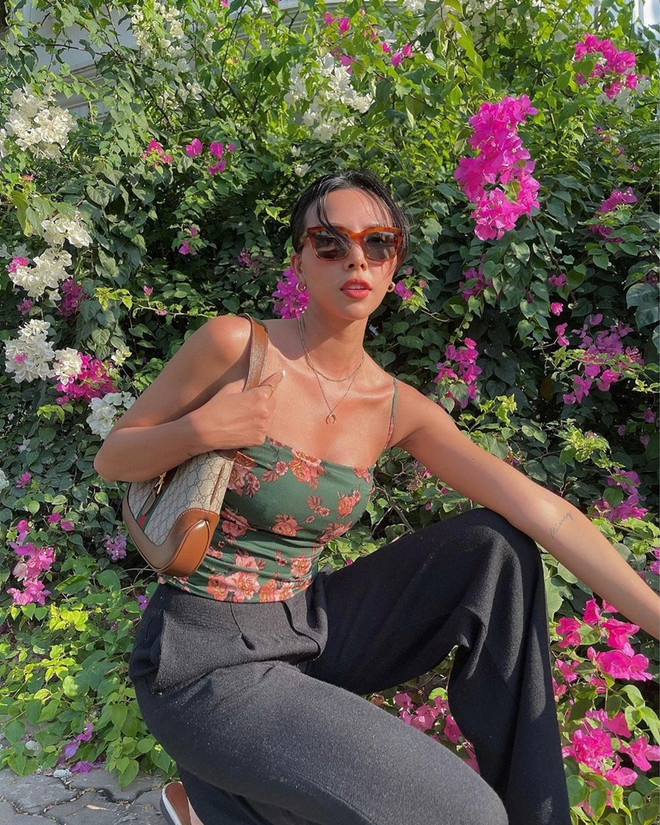 Sao Việt ''bùng nổ'' nhan sắc với váy in hoa trong loạt street style ảnh 6