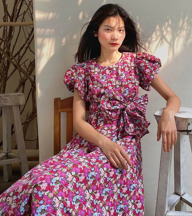 Sao Việt ''bùng nổ'' nhan sắc với váy in hoa trong loạt street style ảnh 3