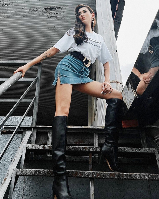 Sao Việt ''bùng nổ'' nhan sắc với váy in hoa trong loạt street style ảnh 16